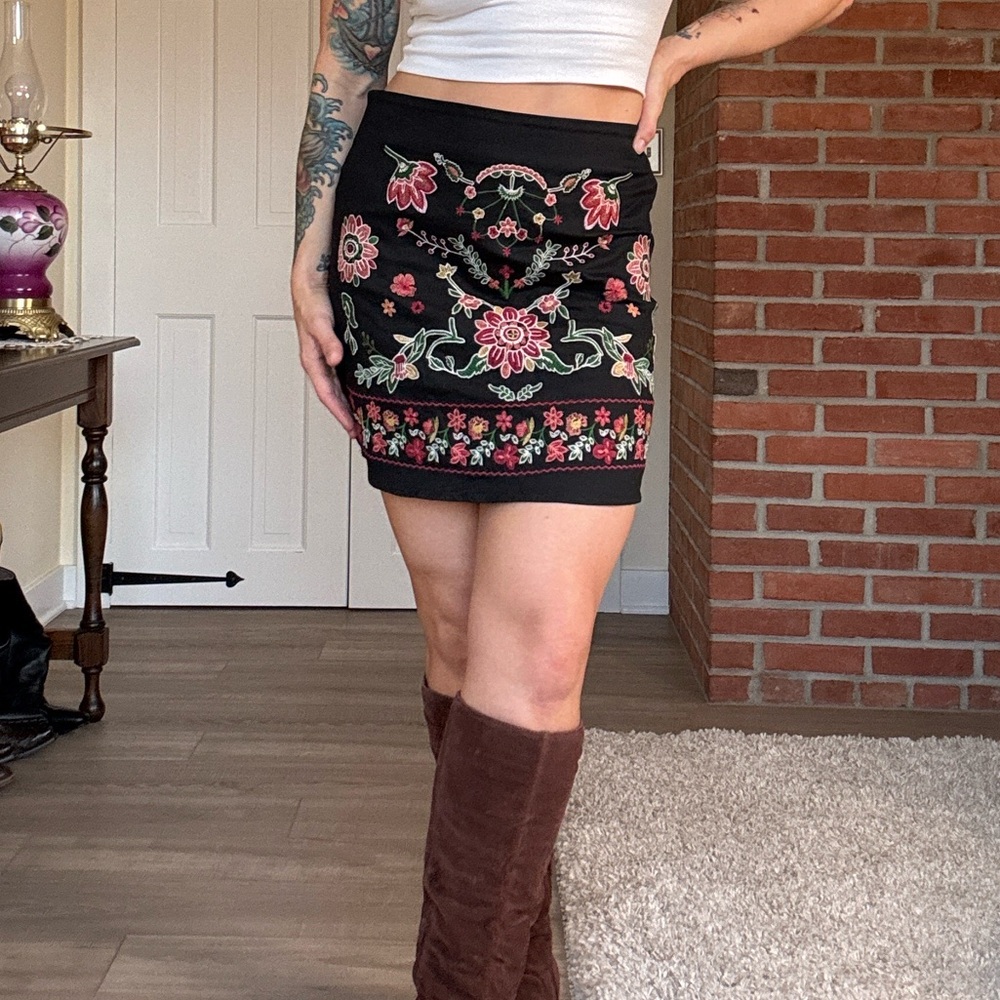 NWT Black Floral Embroidered Mini Skirt